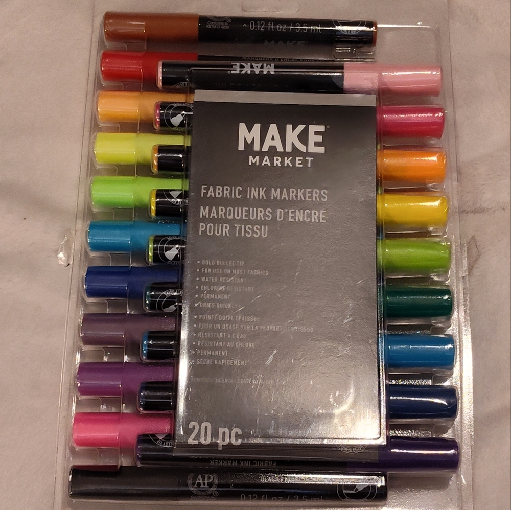 NWT!! MAKE Fabric Markers (20ct)